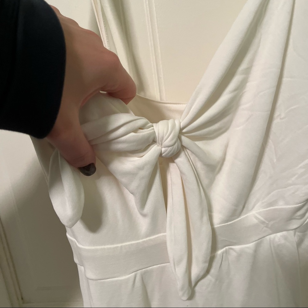 White urban outfitter romper - Picture 2 of 4